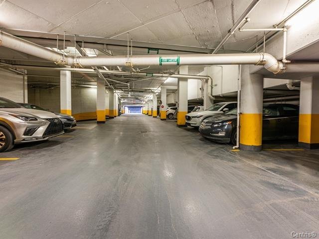 Photo - Garage