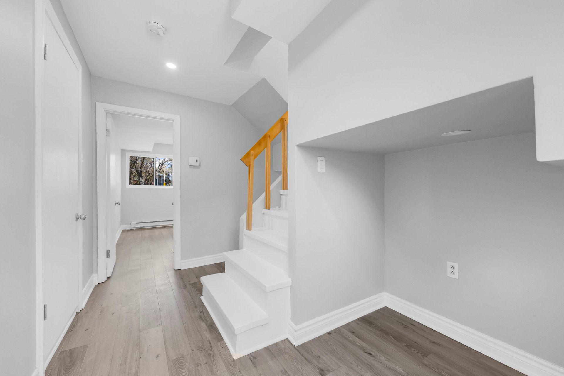 Photo - PASAGEWAY