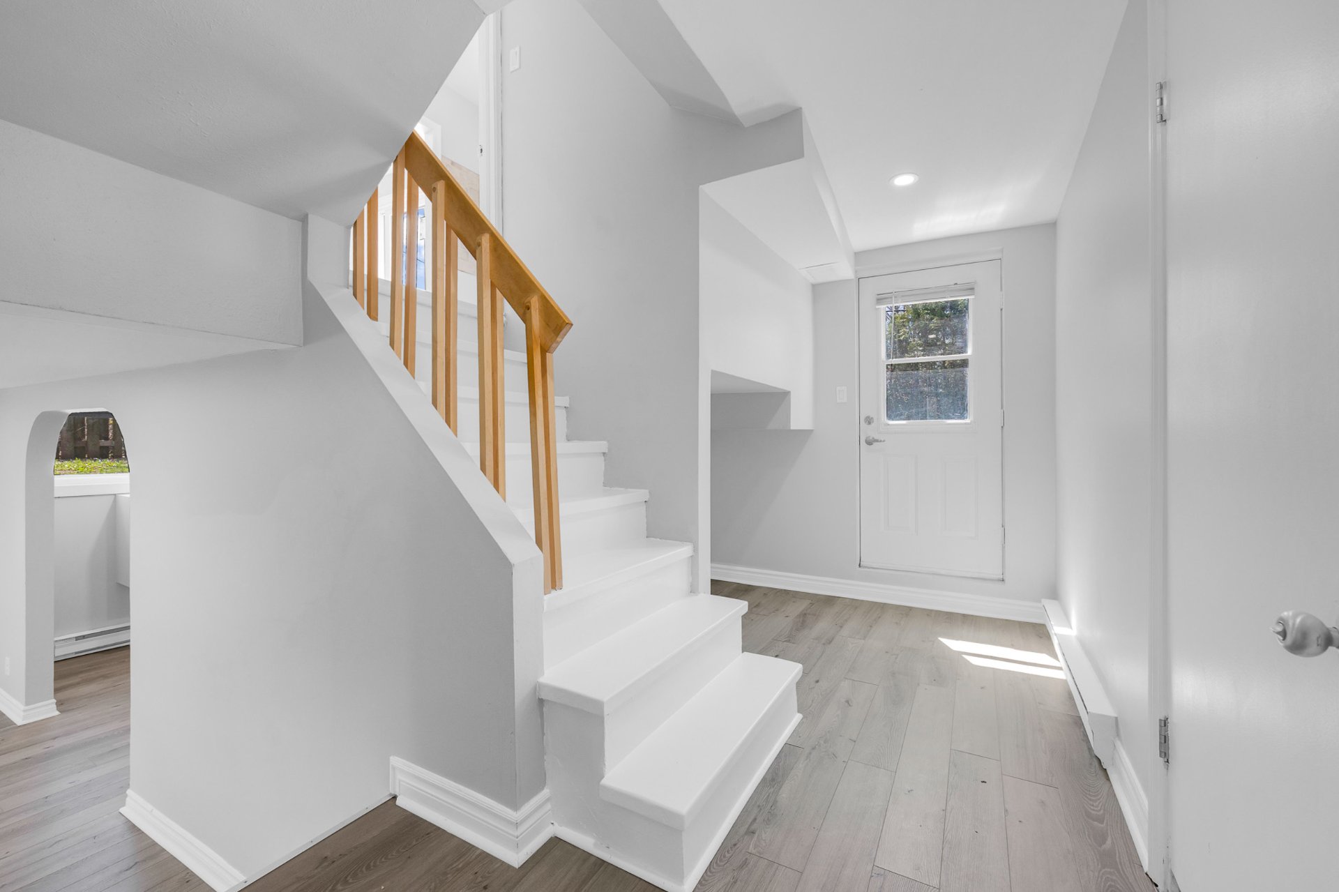 Photo - PASAGEWAY