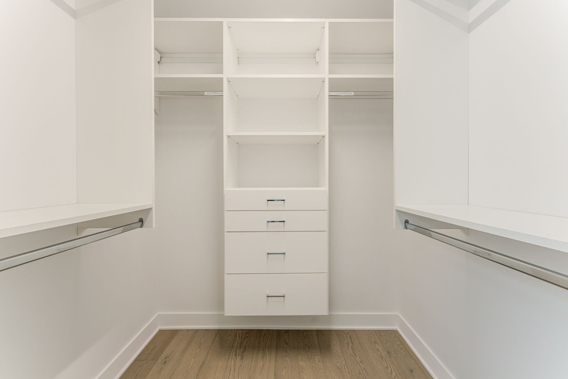Photo - Penderie (Walk-in)