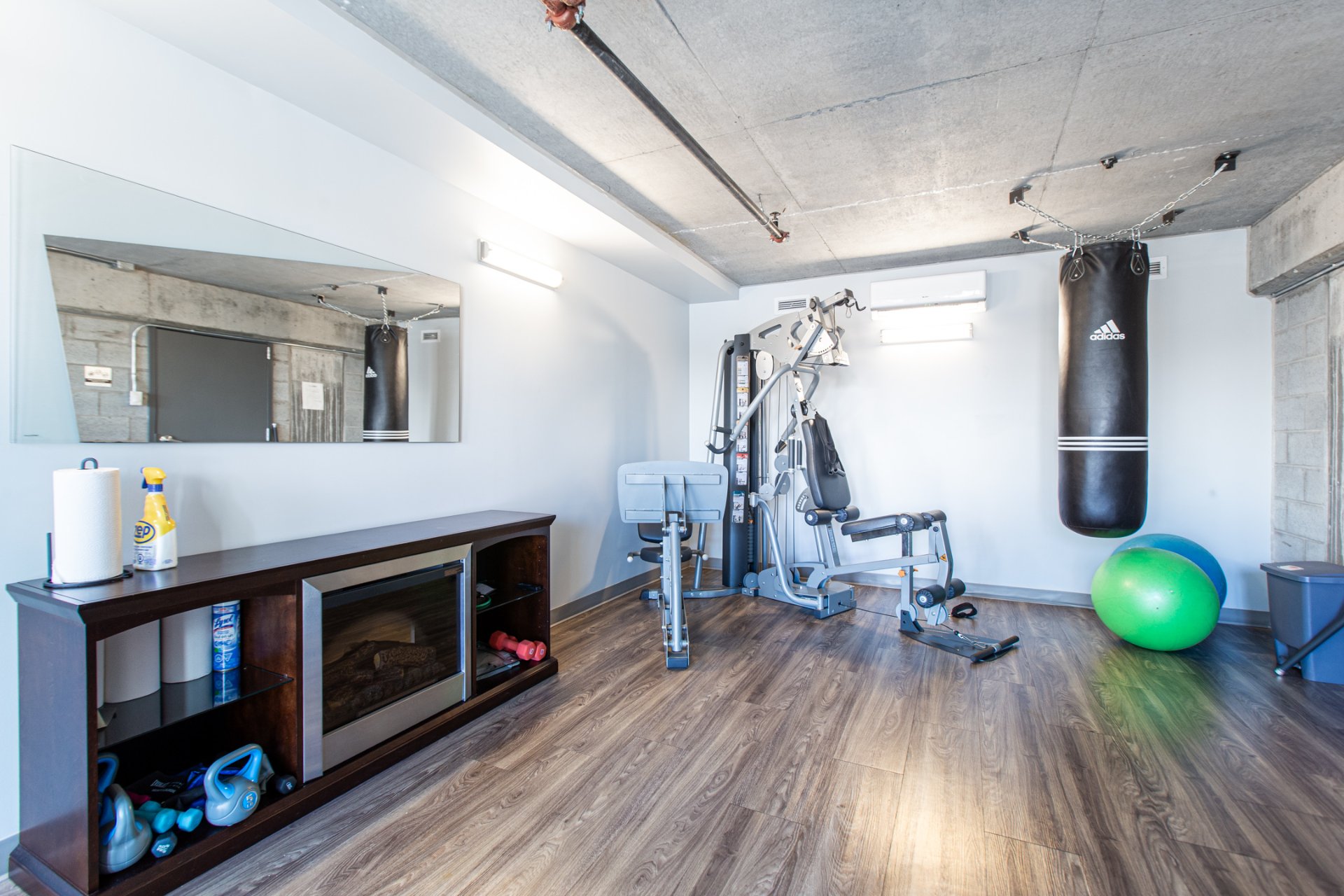 Photo - Exercise room