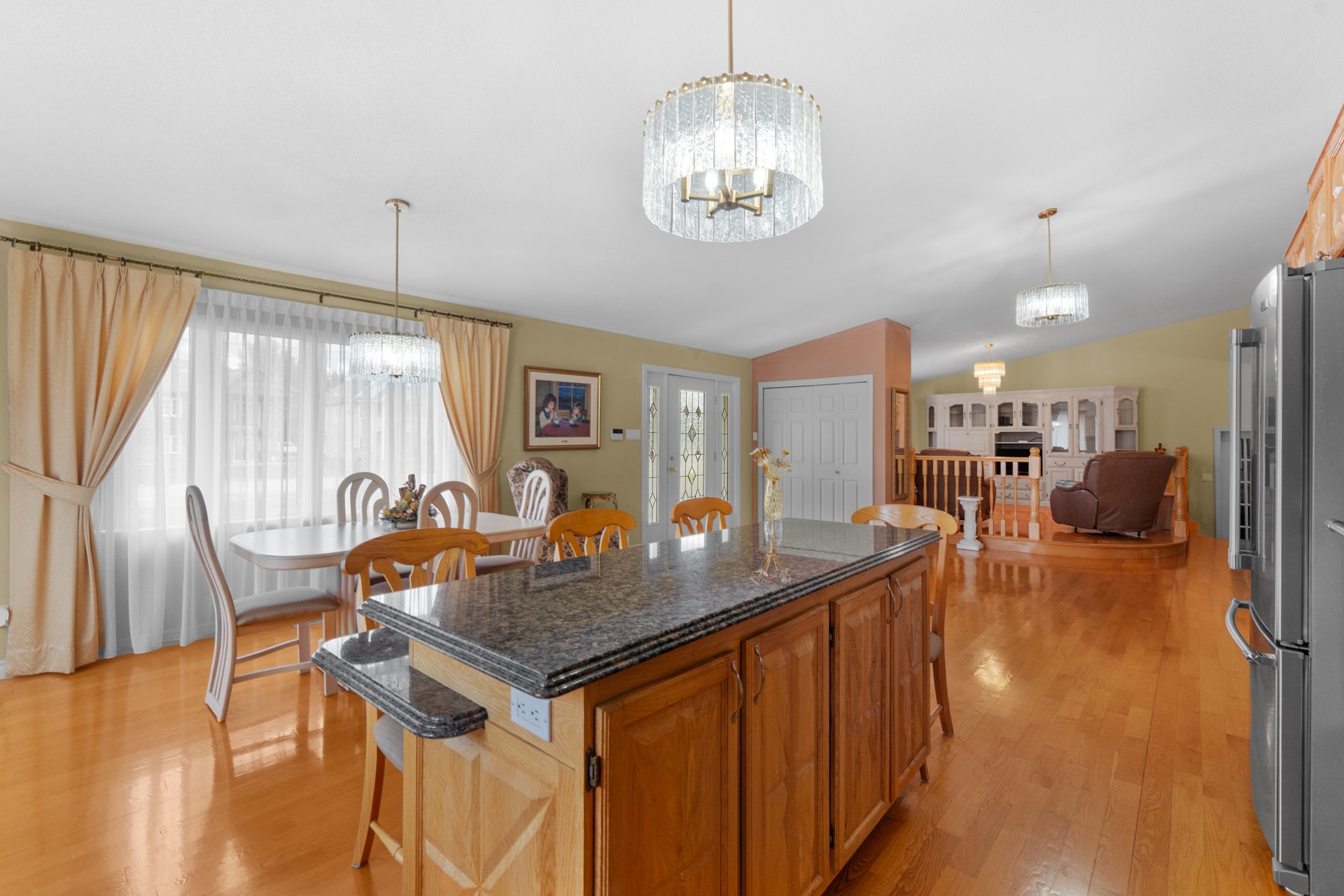 Photo - Dining room