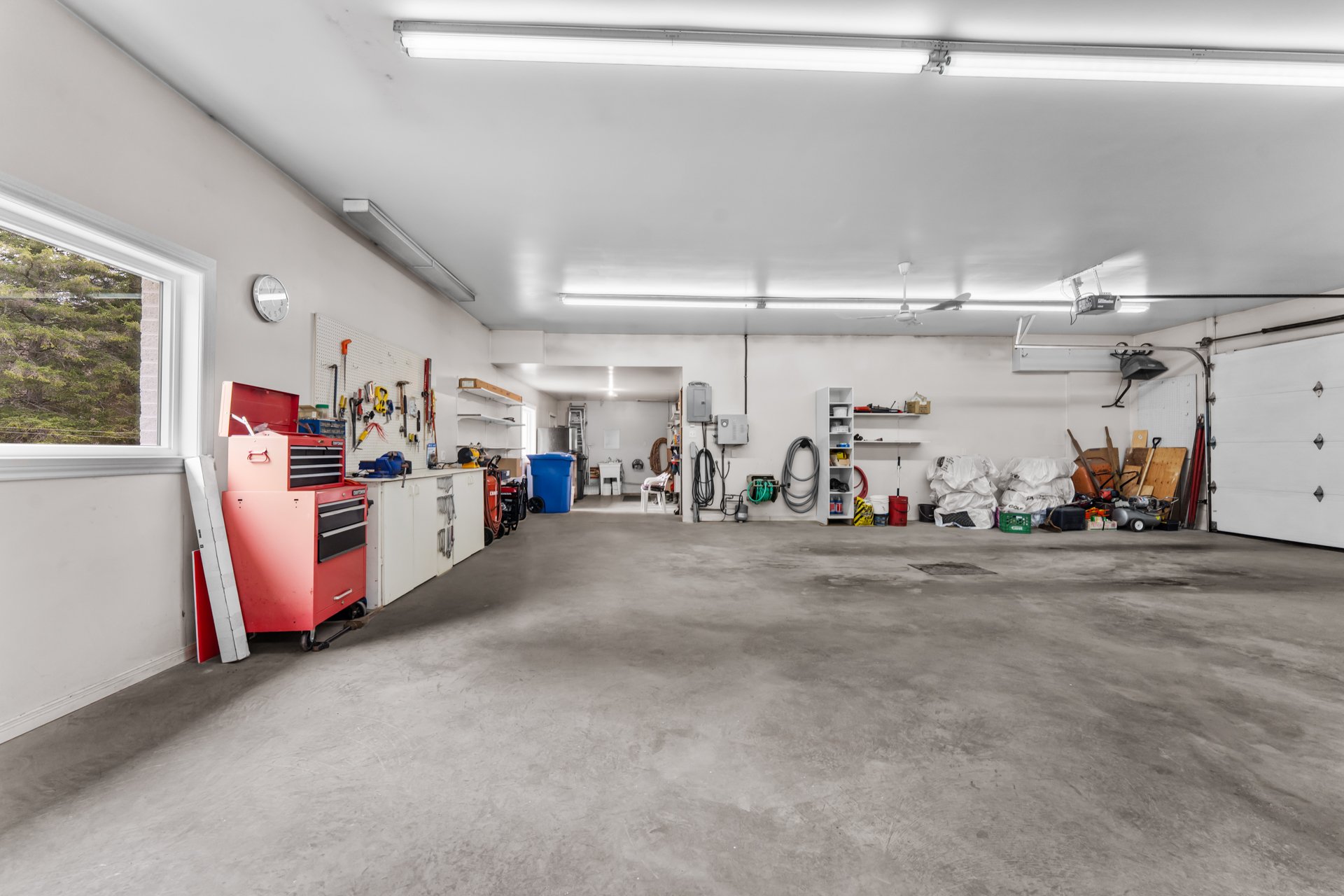 Photo - Garage