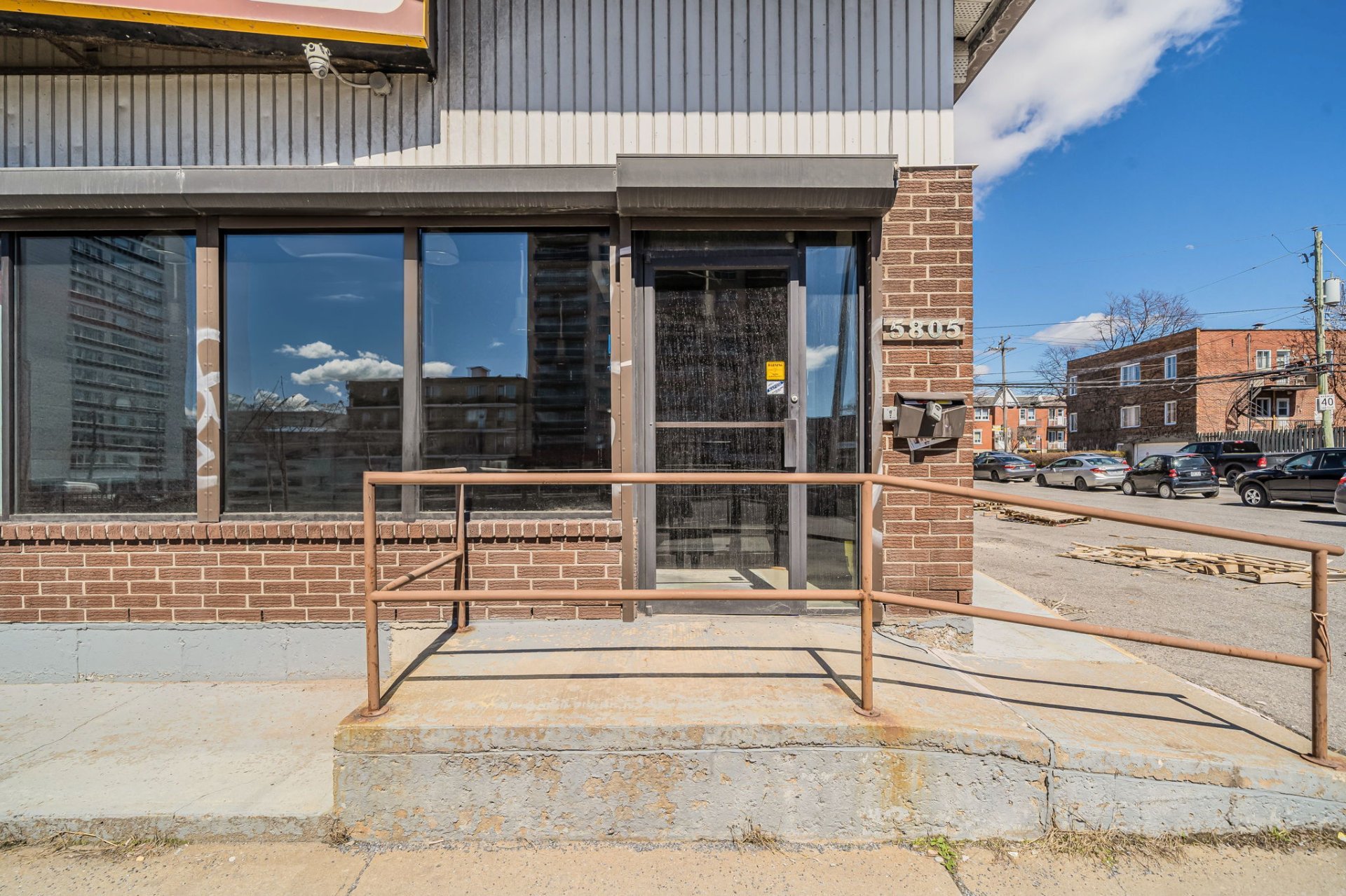 Photo - Entrée extérieure