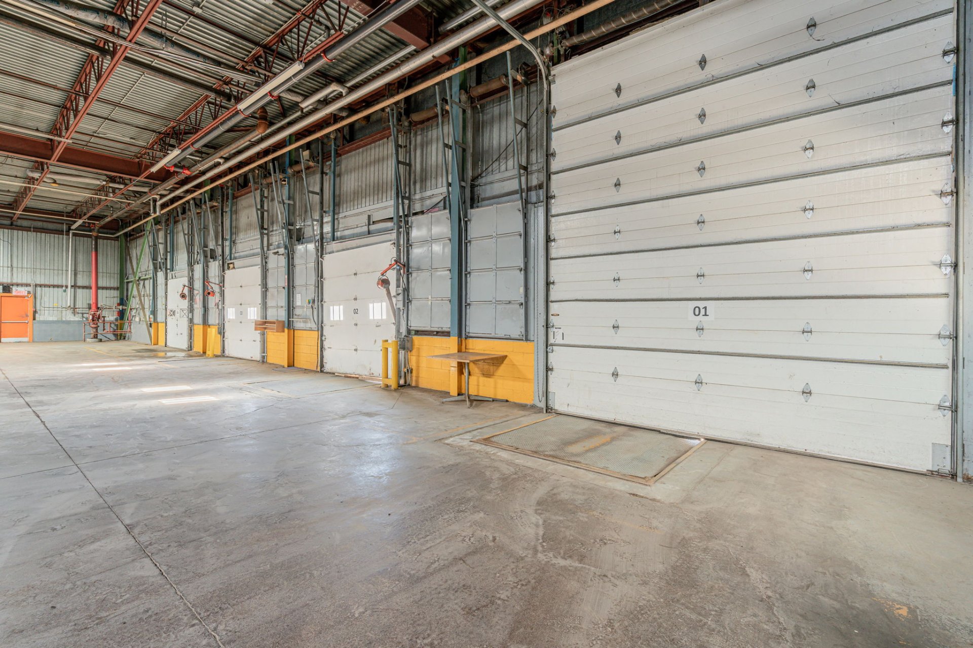 Photo - Shipping (door/dock)