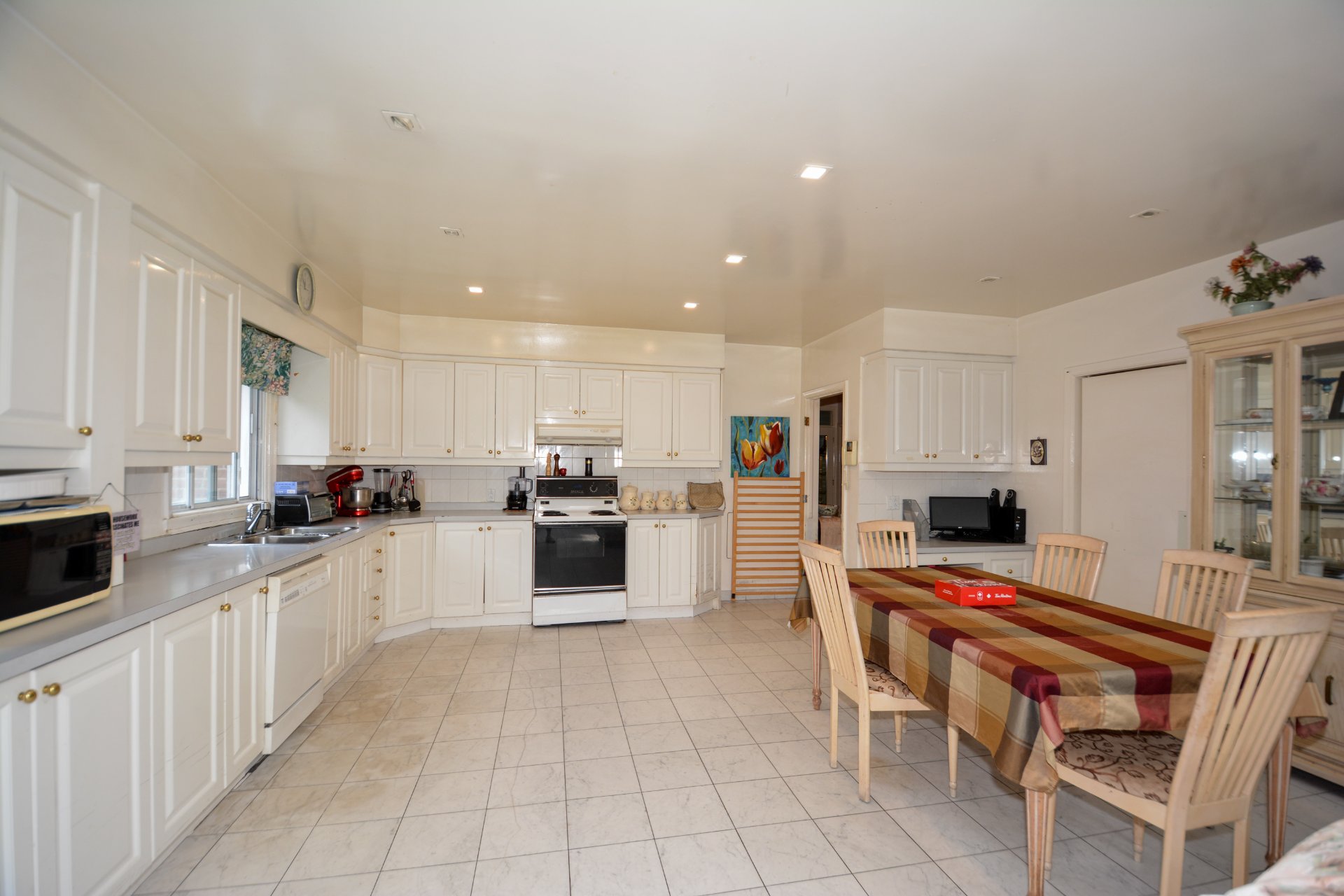 Photo - Kitchen