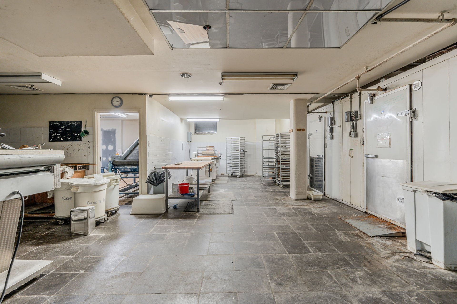 Photo - Cave/ chambre froide