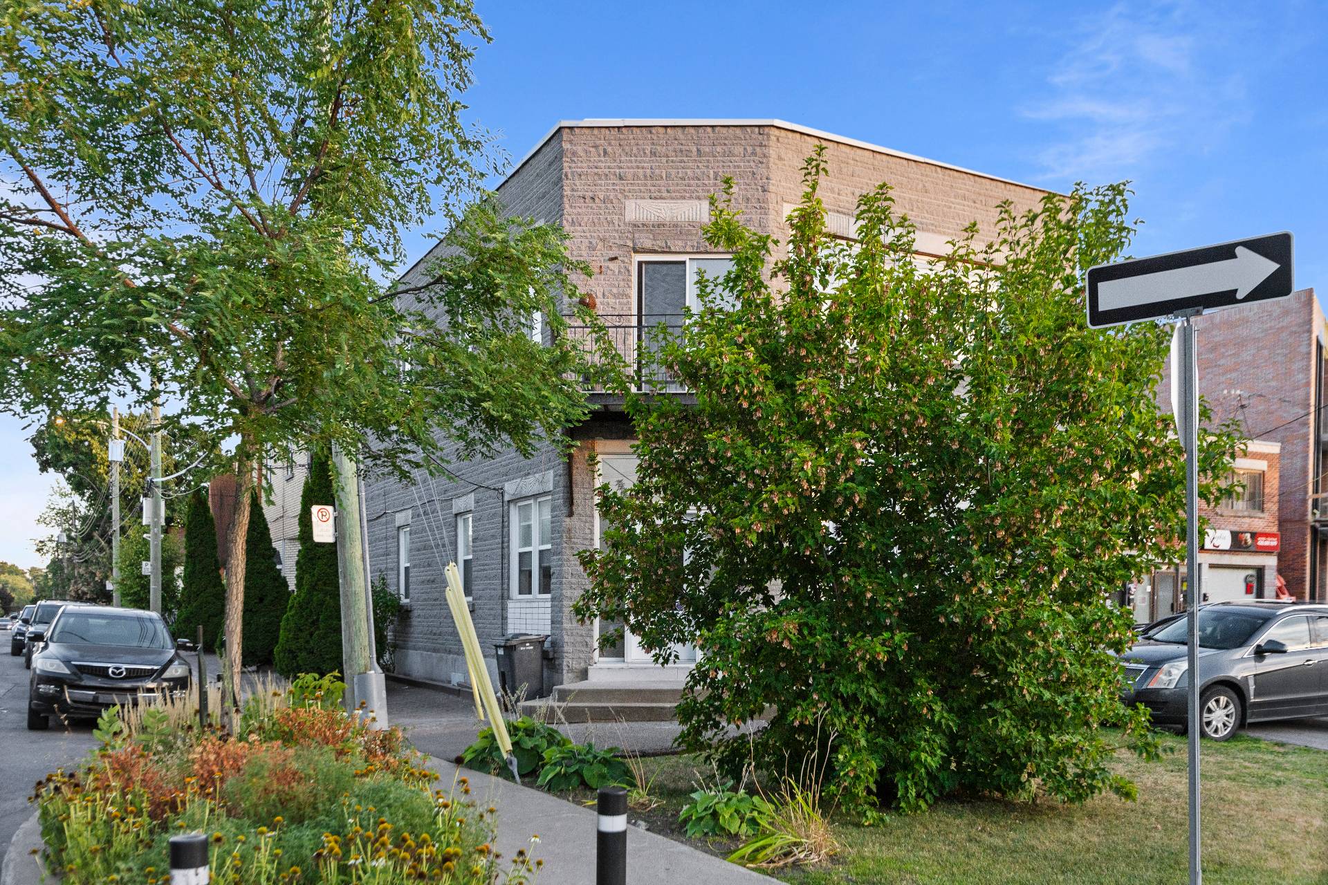 Photo - Façade