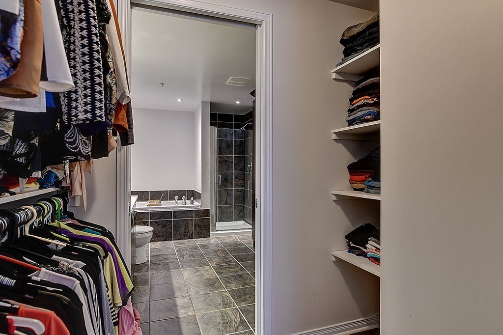 Photo - Walk-in closet
