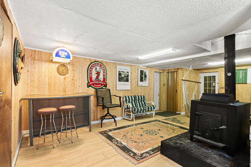 Photo - Family room