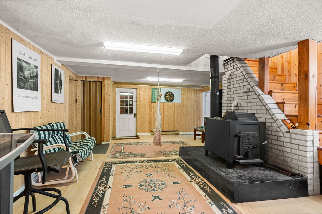 Photo - Family room