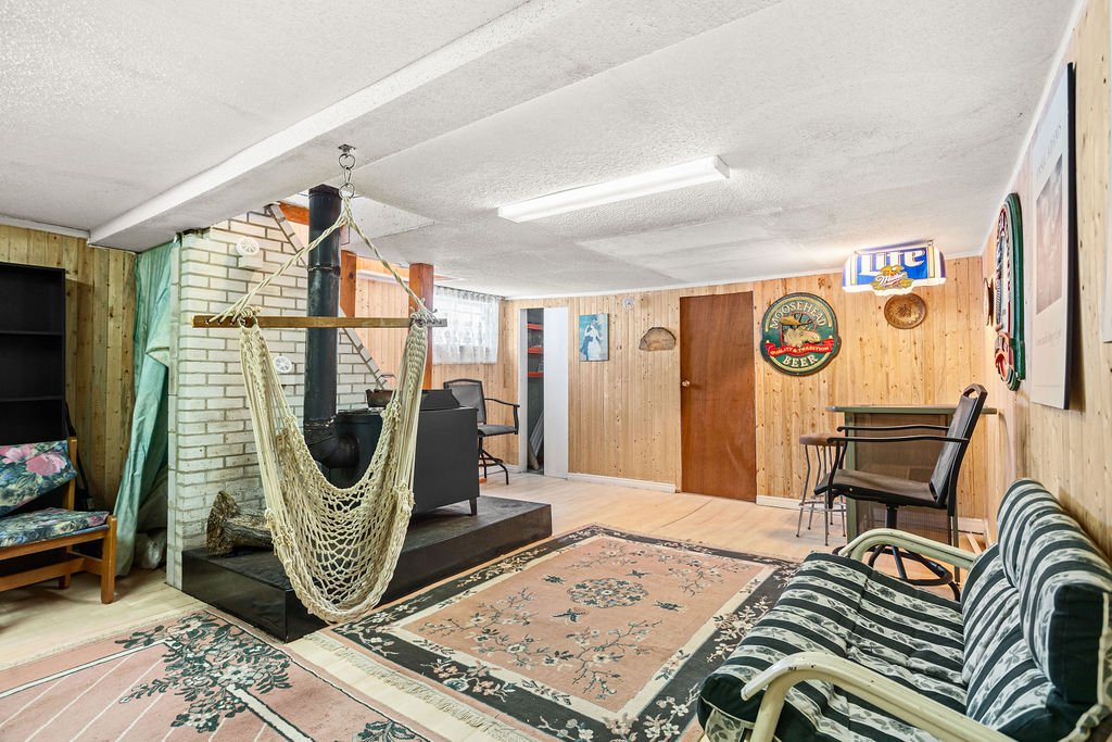 Photo - Family room