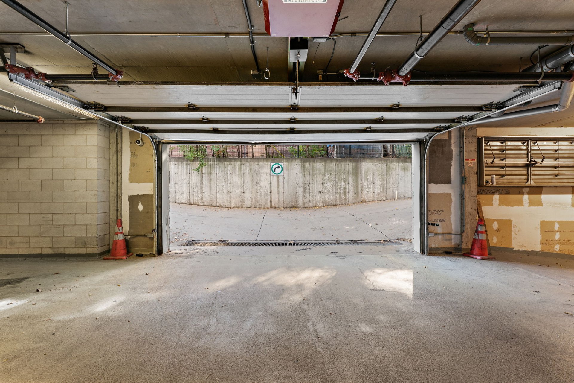 Photo - Stationnement