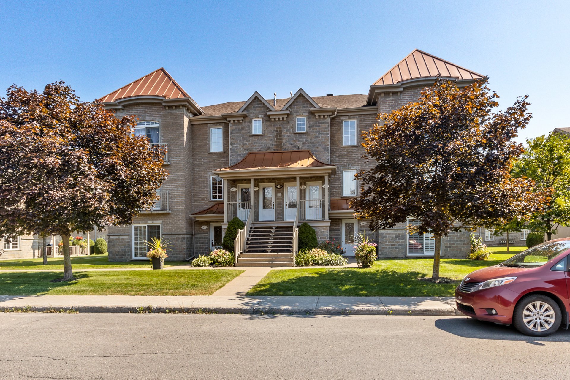 Photo - Frontage