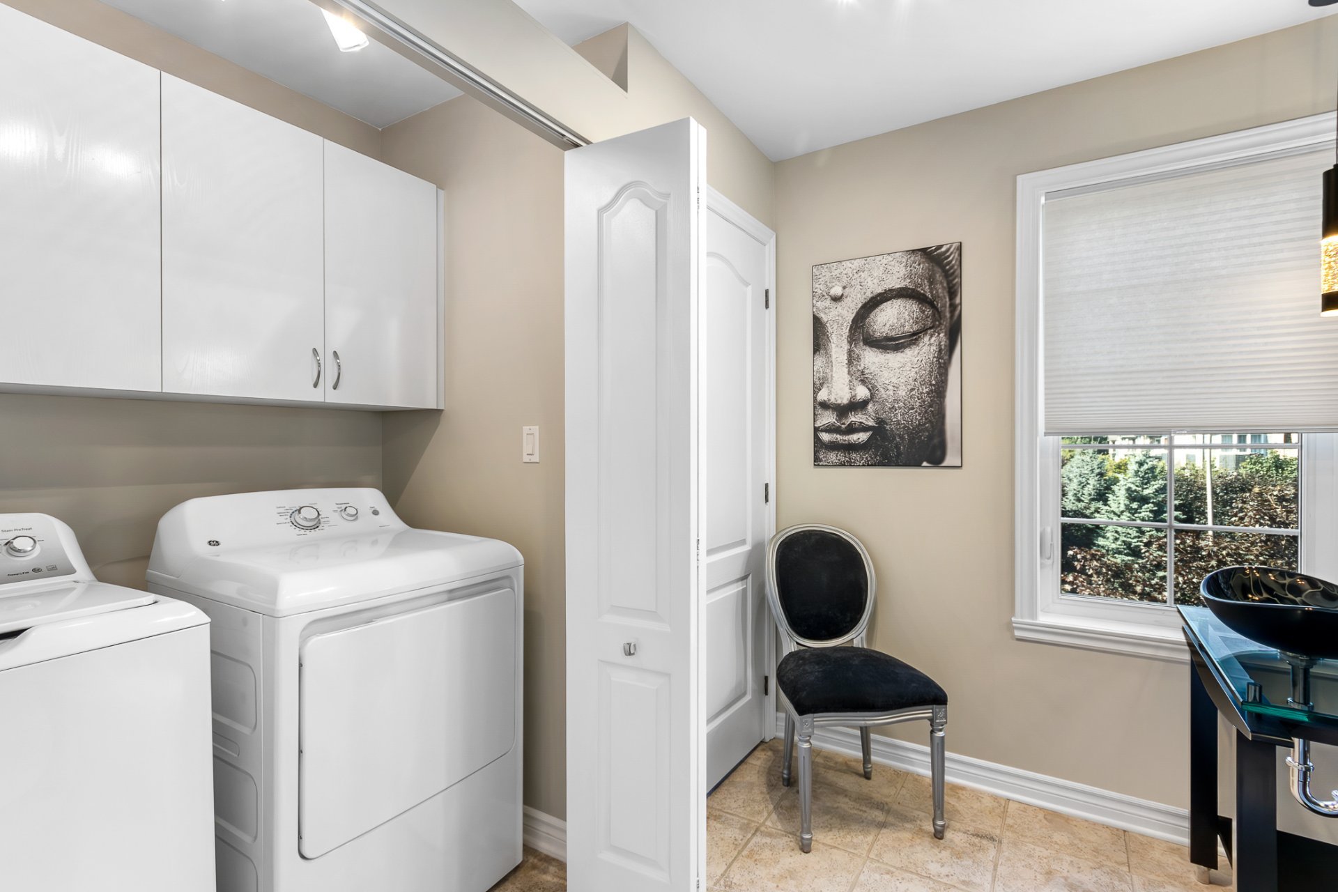 Photo - Laundry room