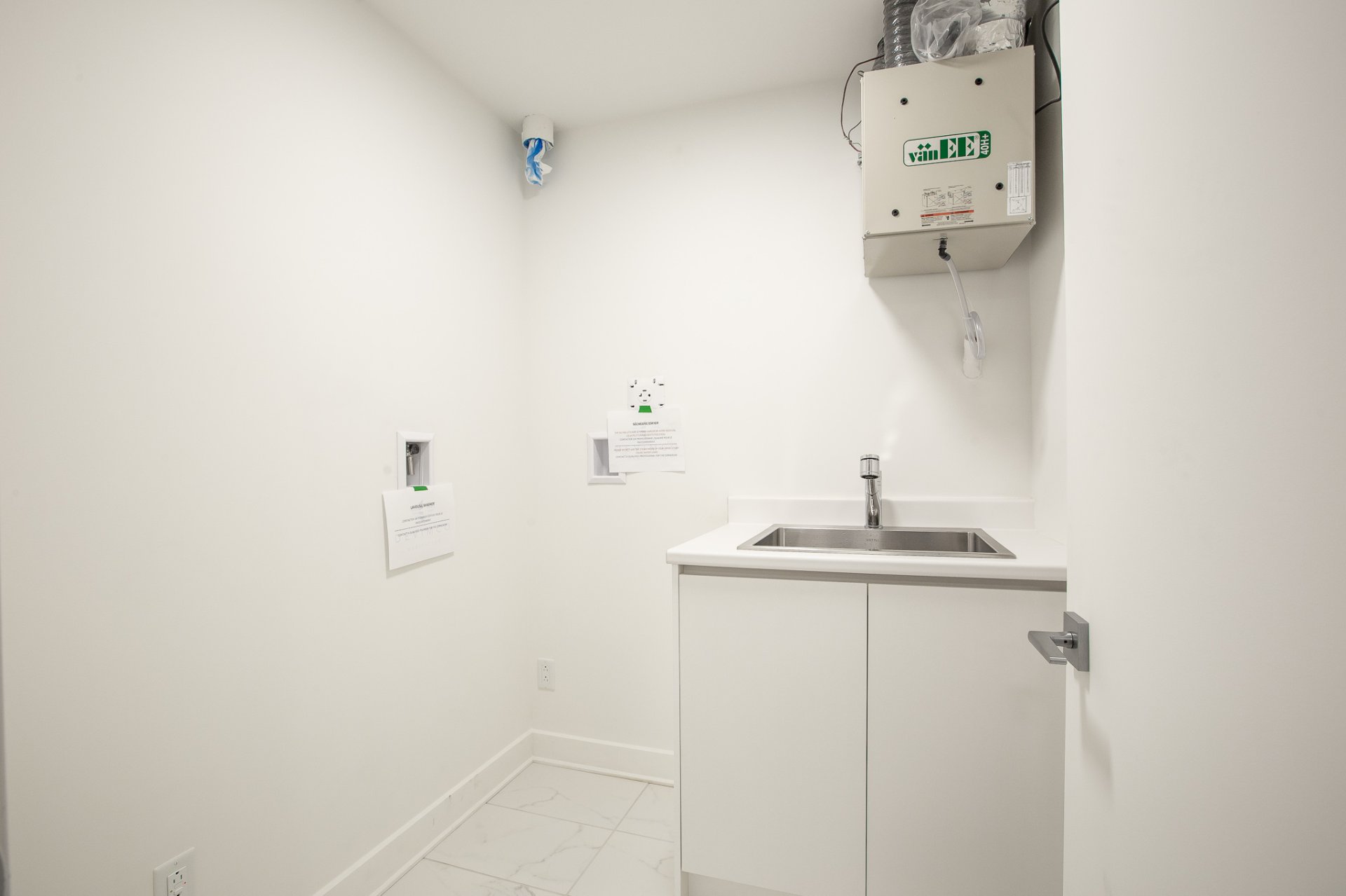Photo - Laundry room
