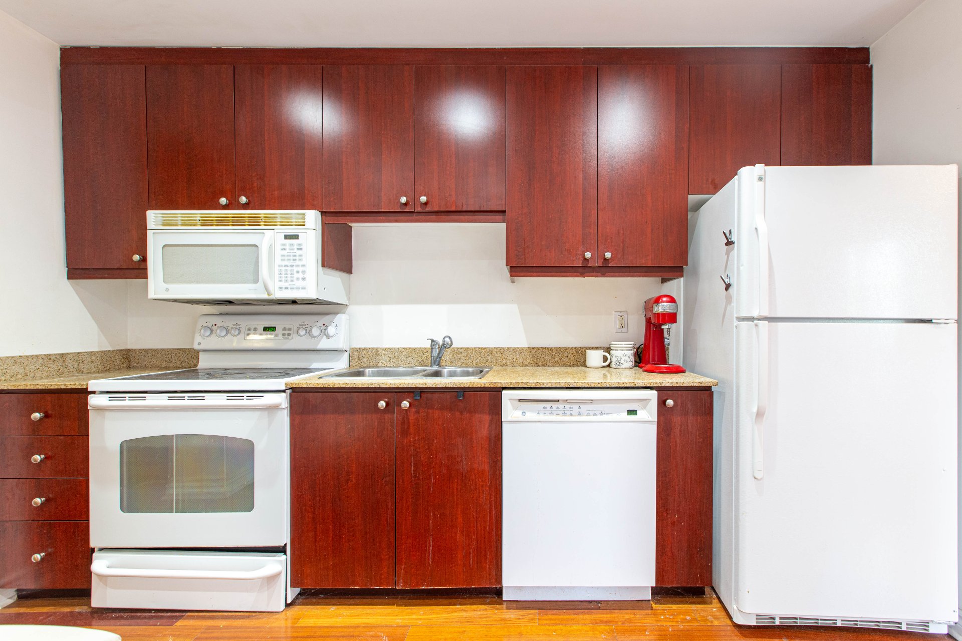 Photo - Kitchen