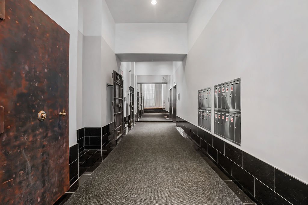 Photo - Hallway