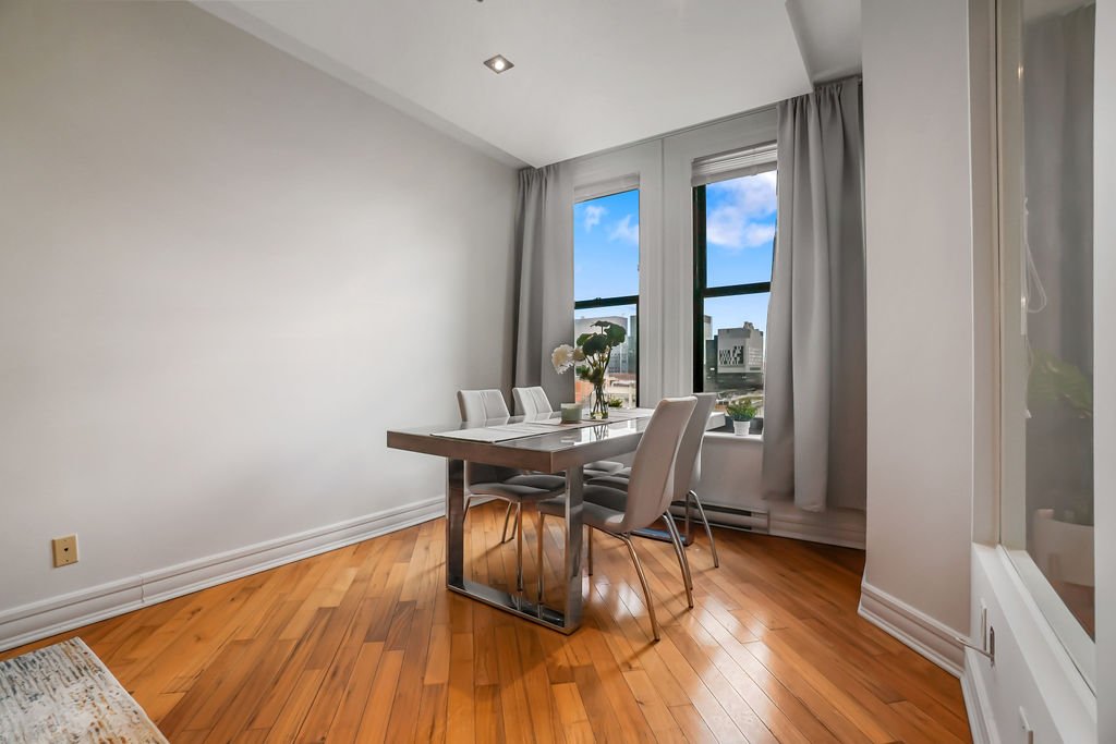 Photo - Dining room