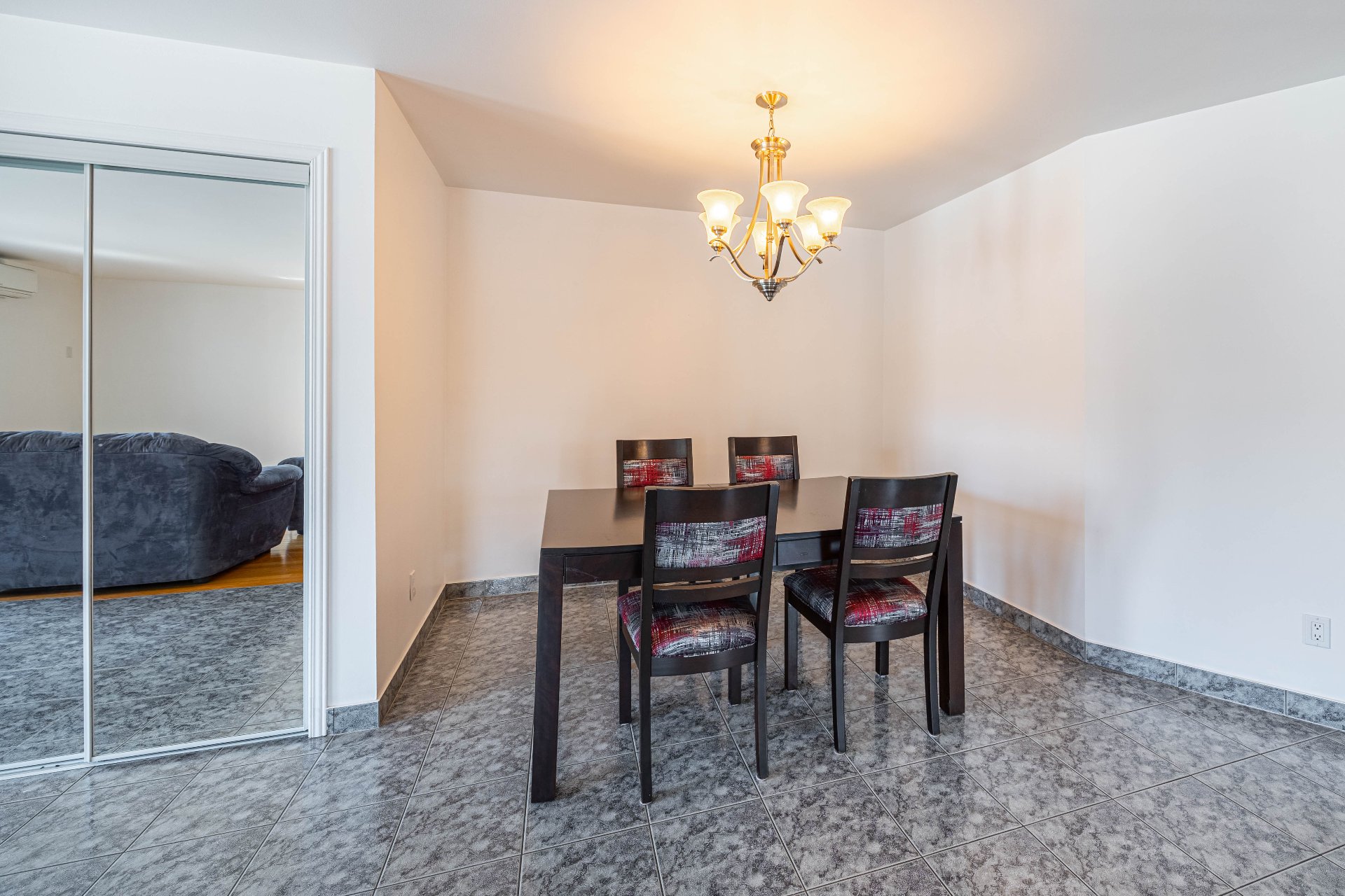 Photo - Salle à manger