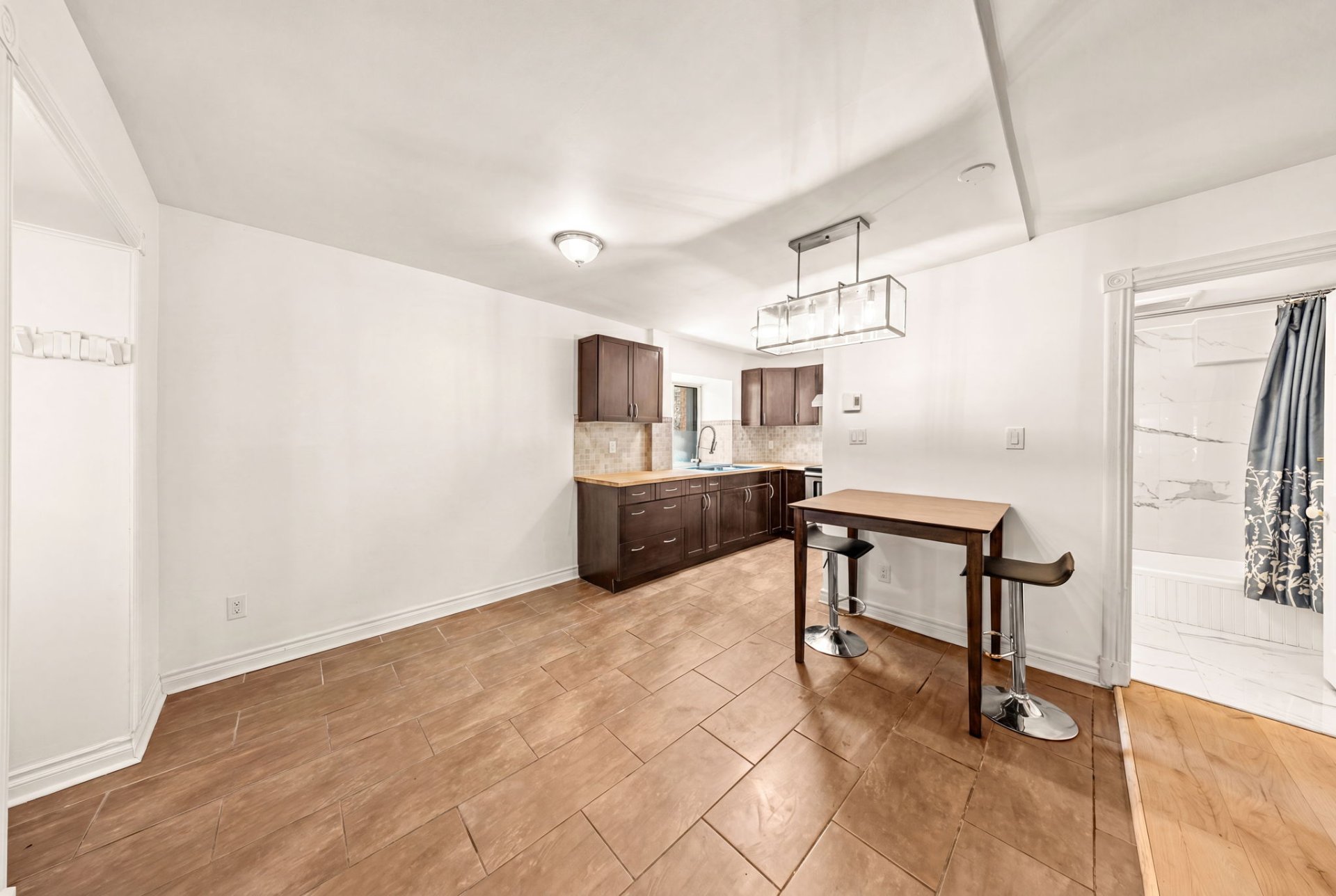 Photo - Kitchen