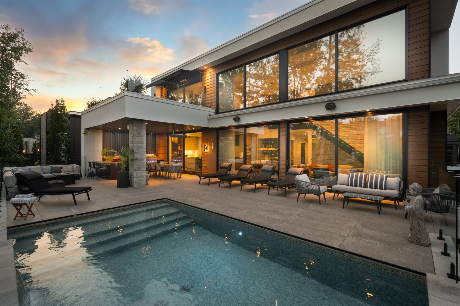 Photo - Backyard
