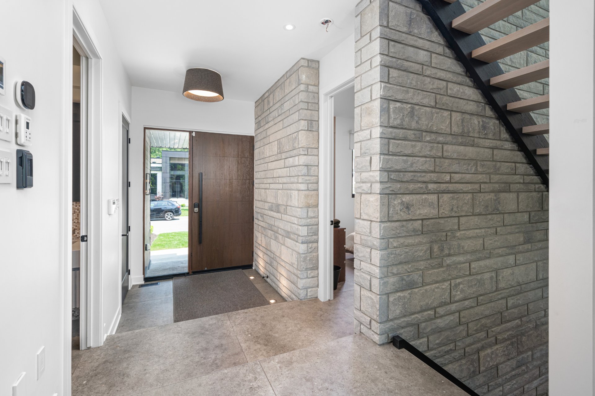 Photo - Hallway