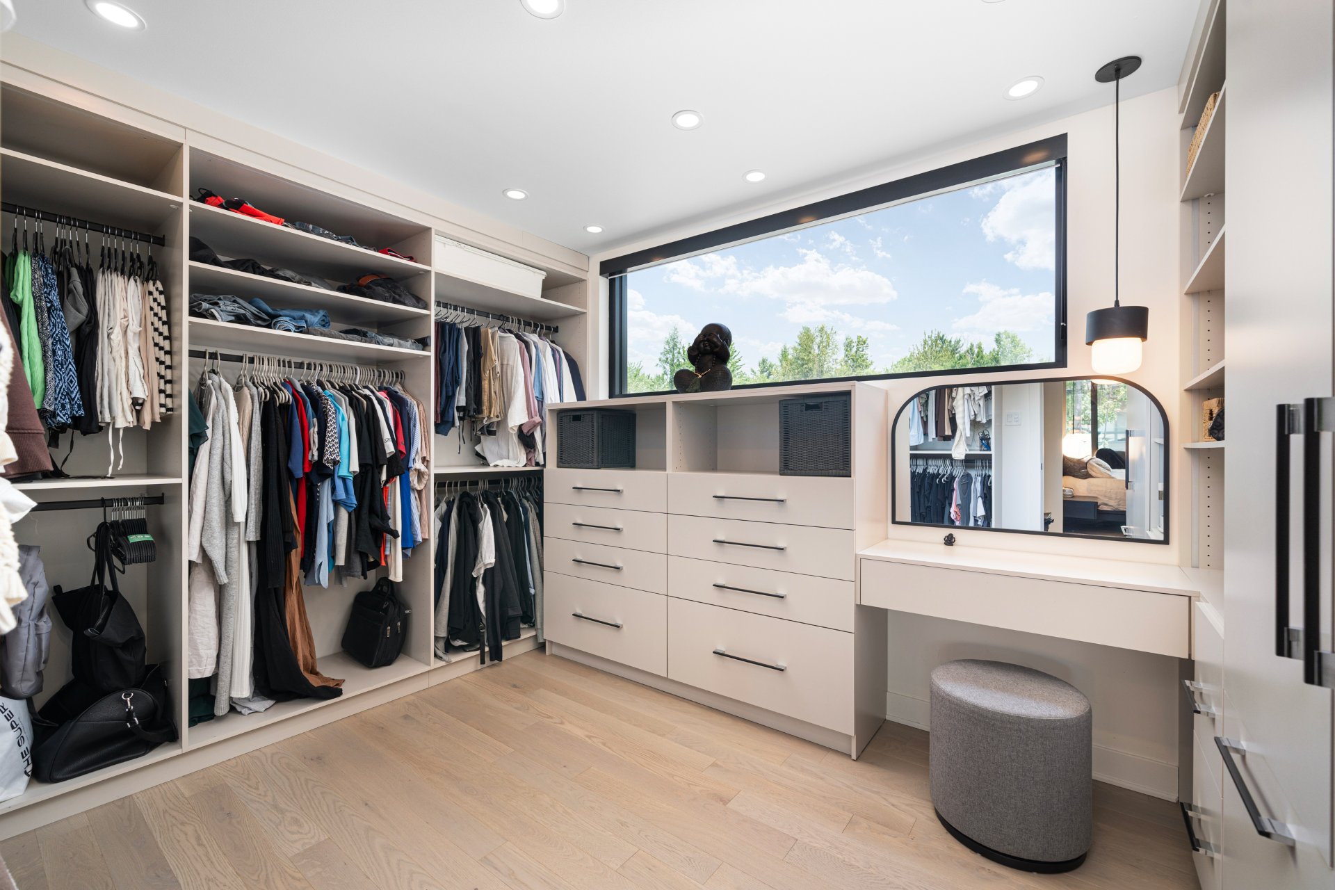 Photo - Walk-in closet