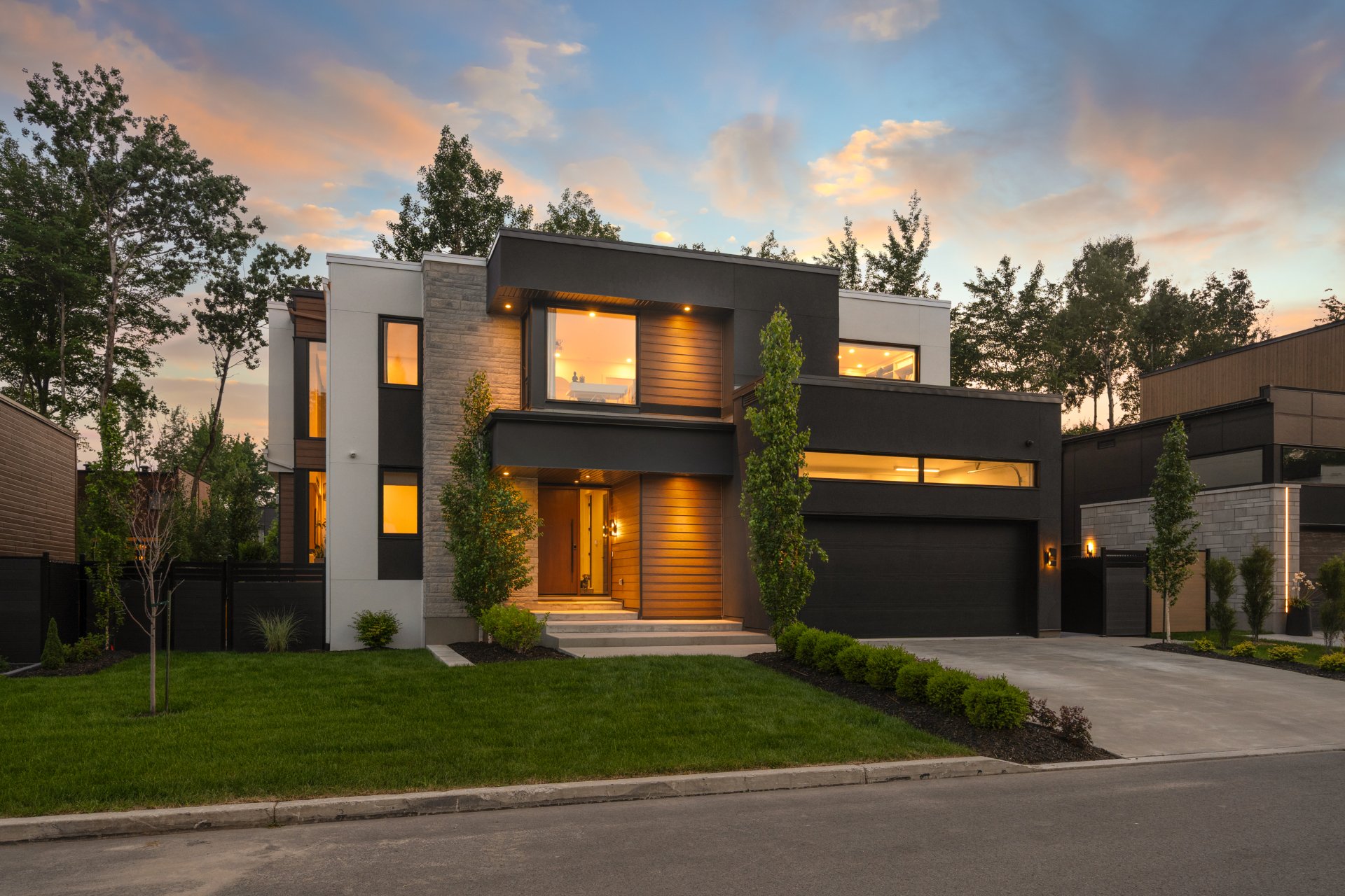 Photo - Frontage