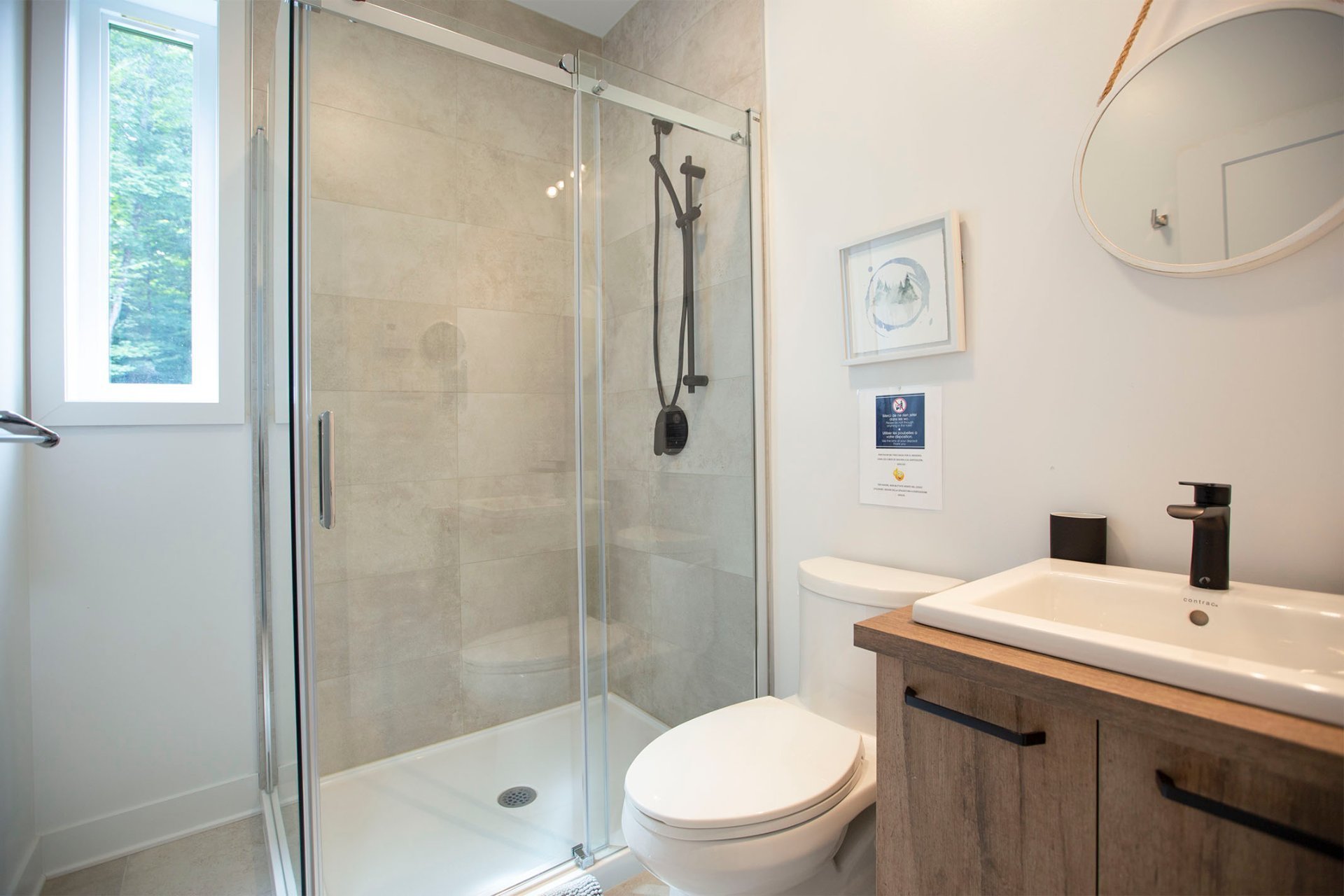 Photo - Salle de bains attenante à la CCP