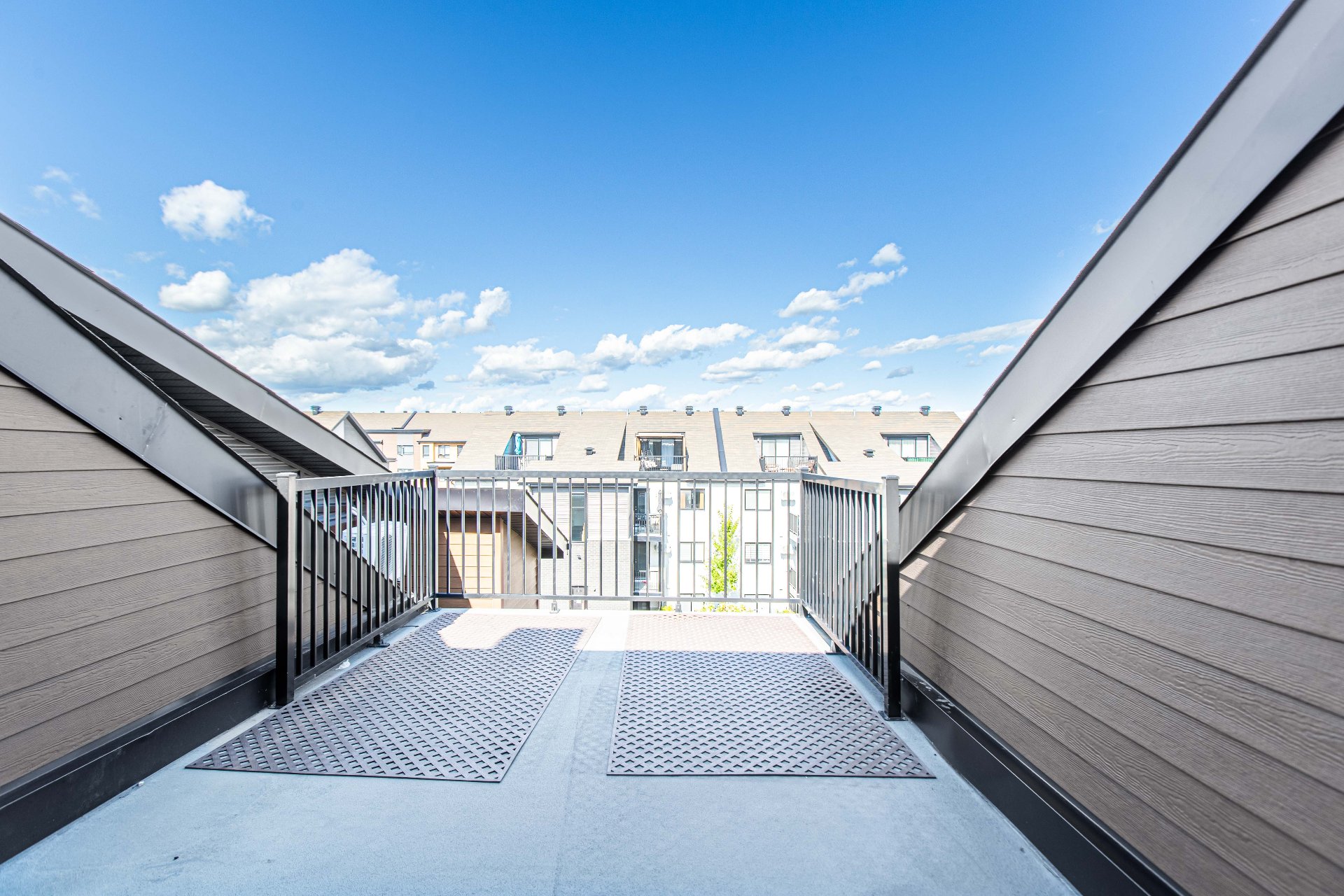 Photo - Balcony