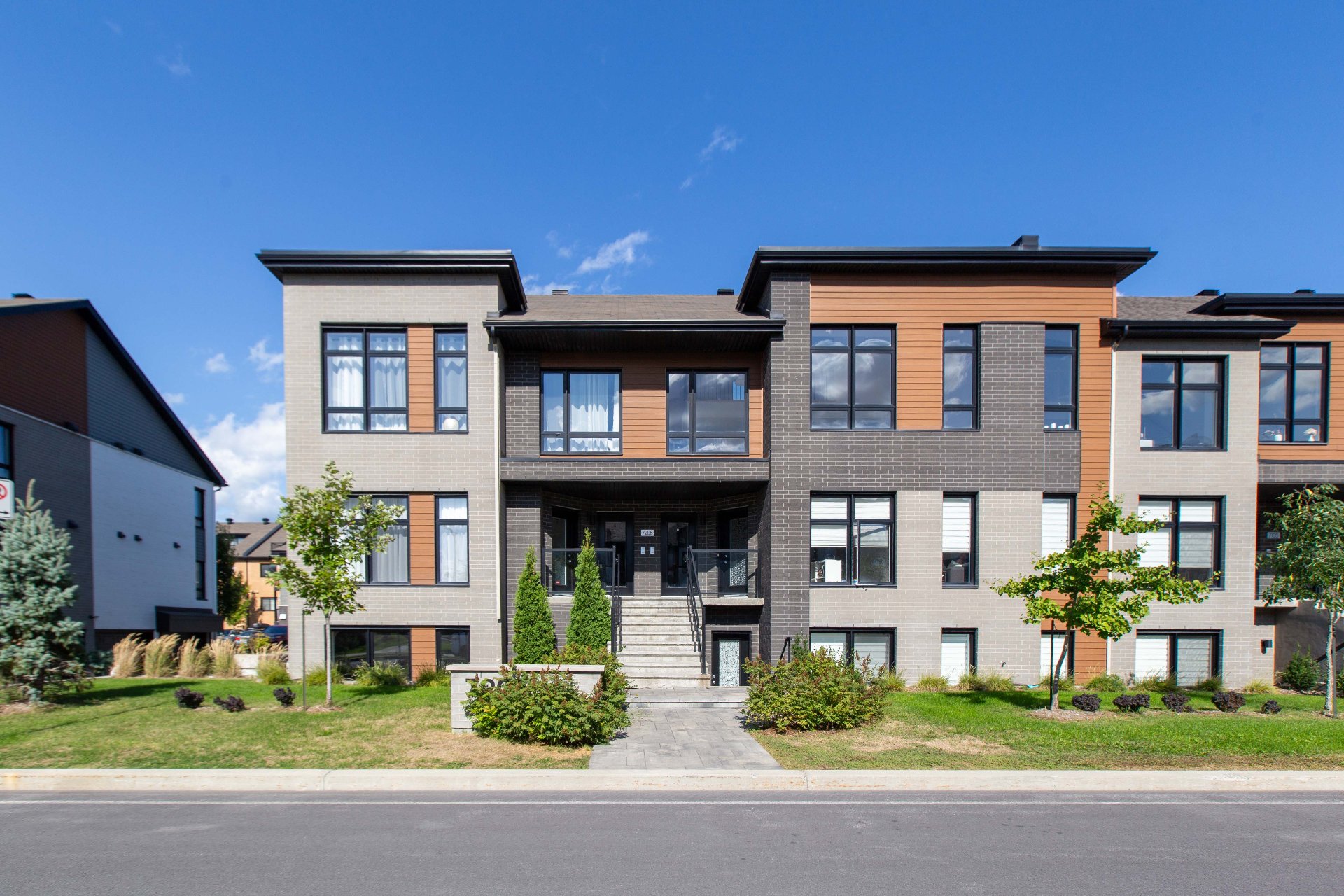 Photo - Exterior