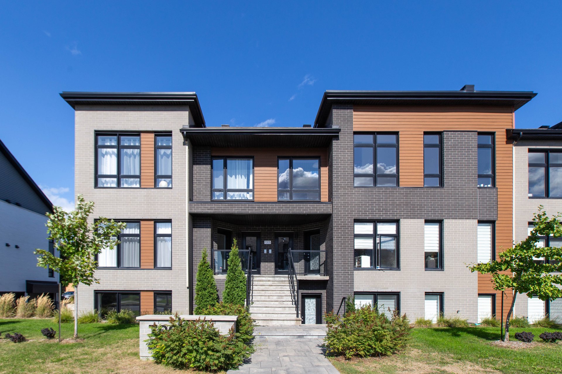 Photo - Exterior