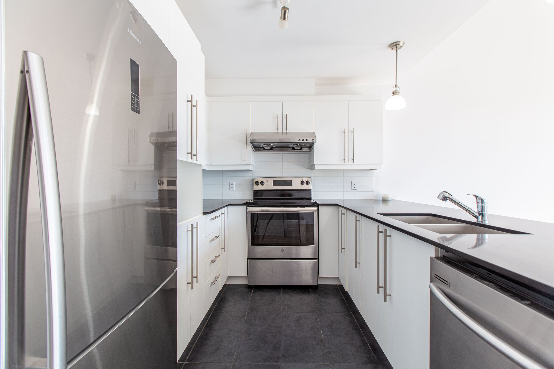 Photo - Kitchen