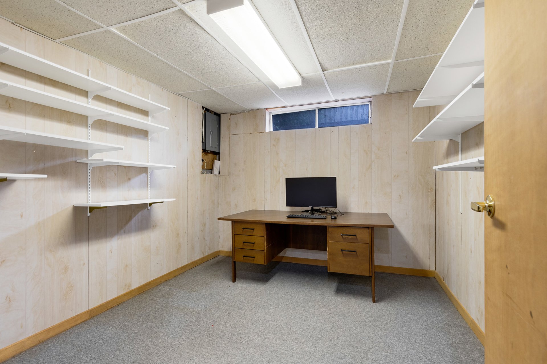Photo - Bureau