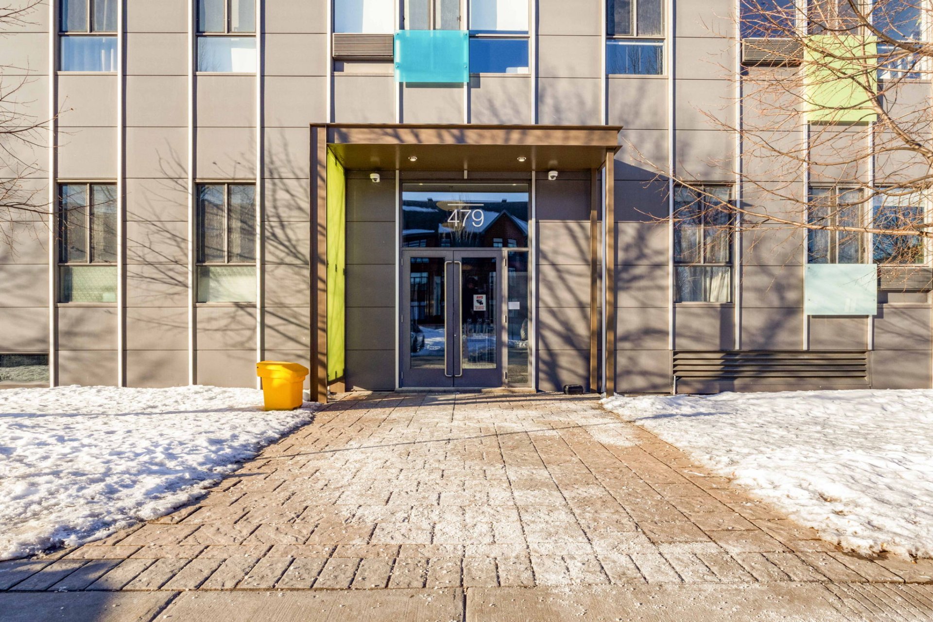 Photo - Façade