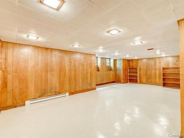 Photo - Family room
