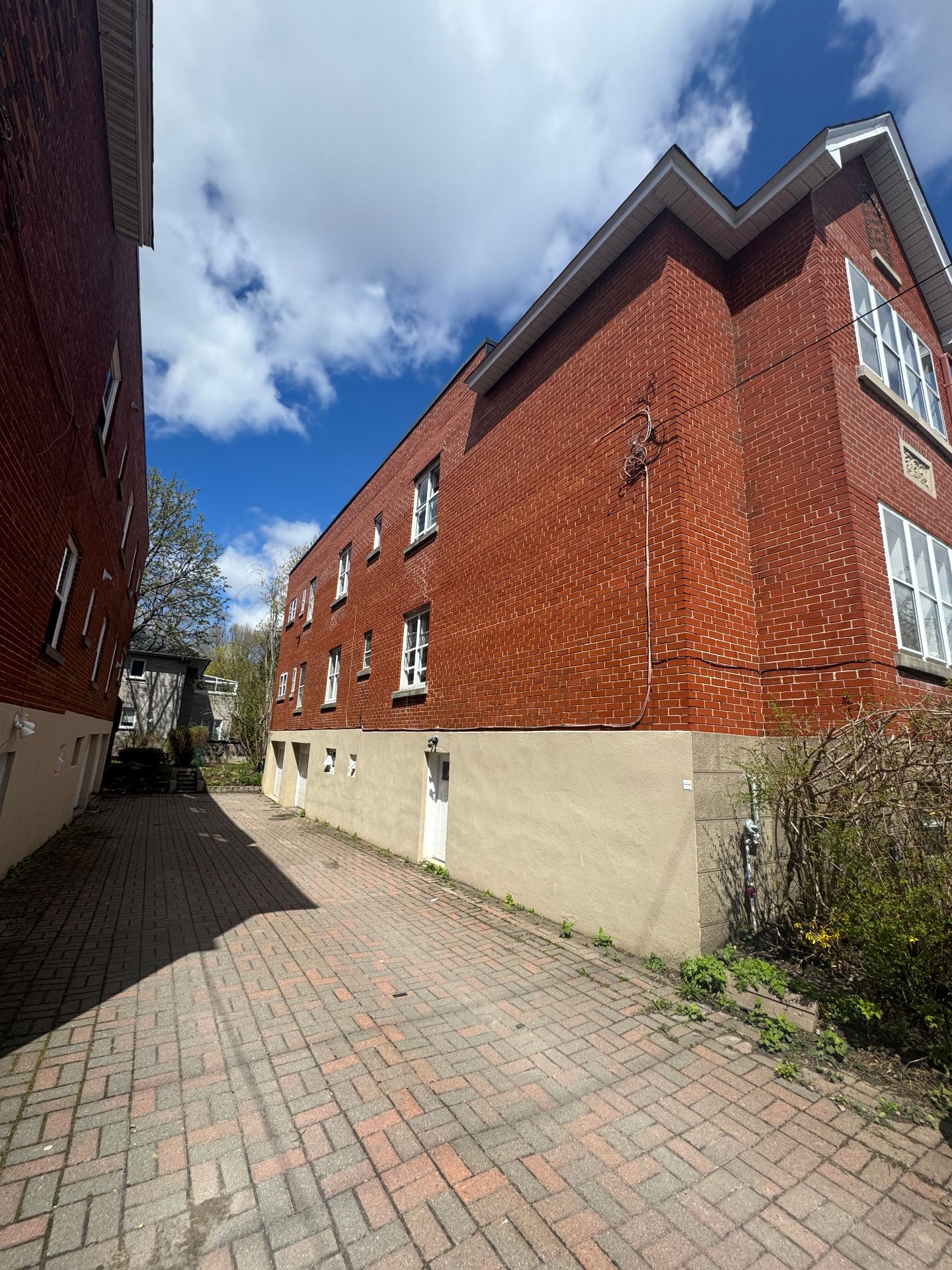 Photo - Exterior