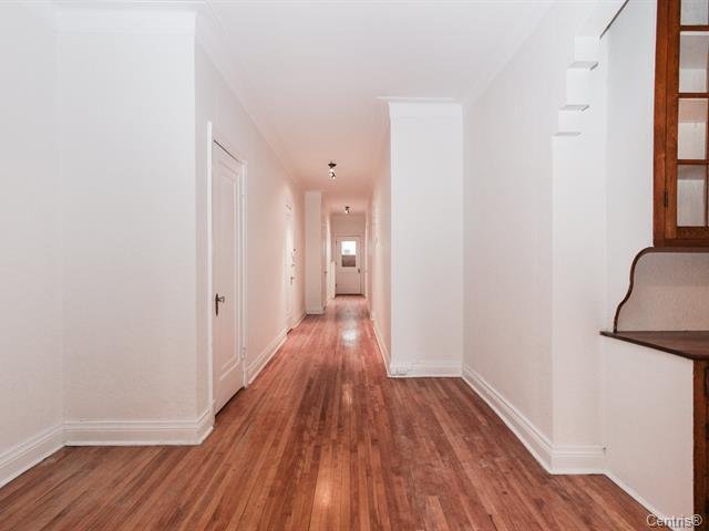 Photo - Hallway