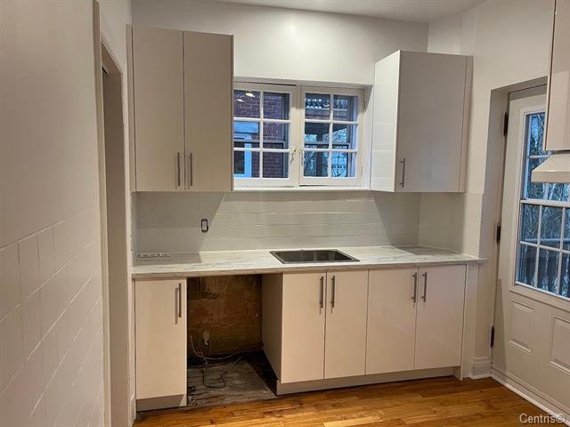 Photo - Kitchen