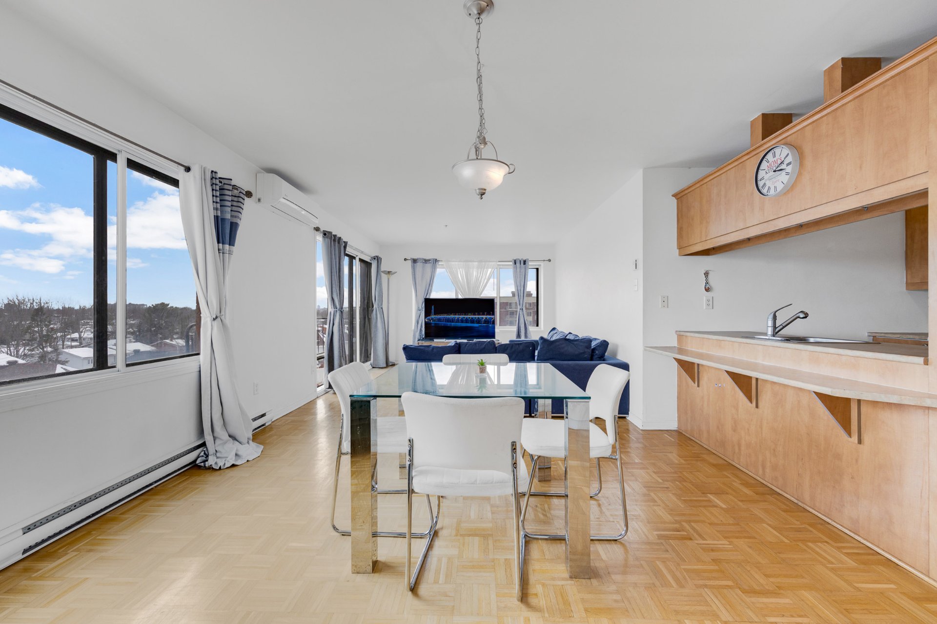 Photo - Salle à manger