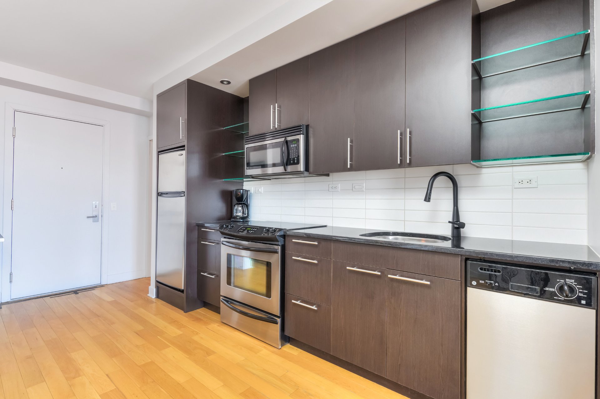 Photo - Kitchen