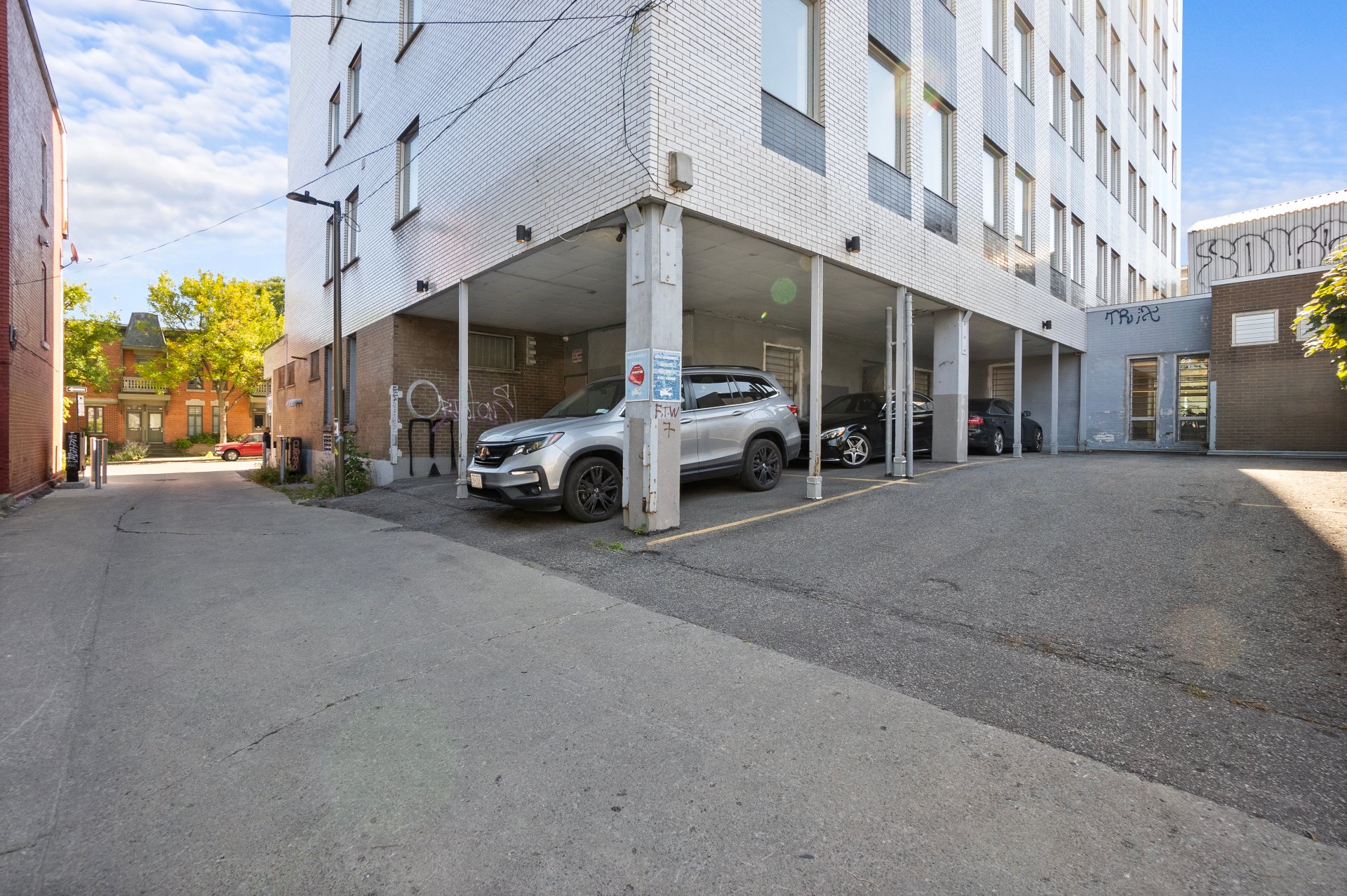 Photo - Stationnement