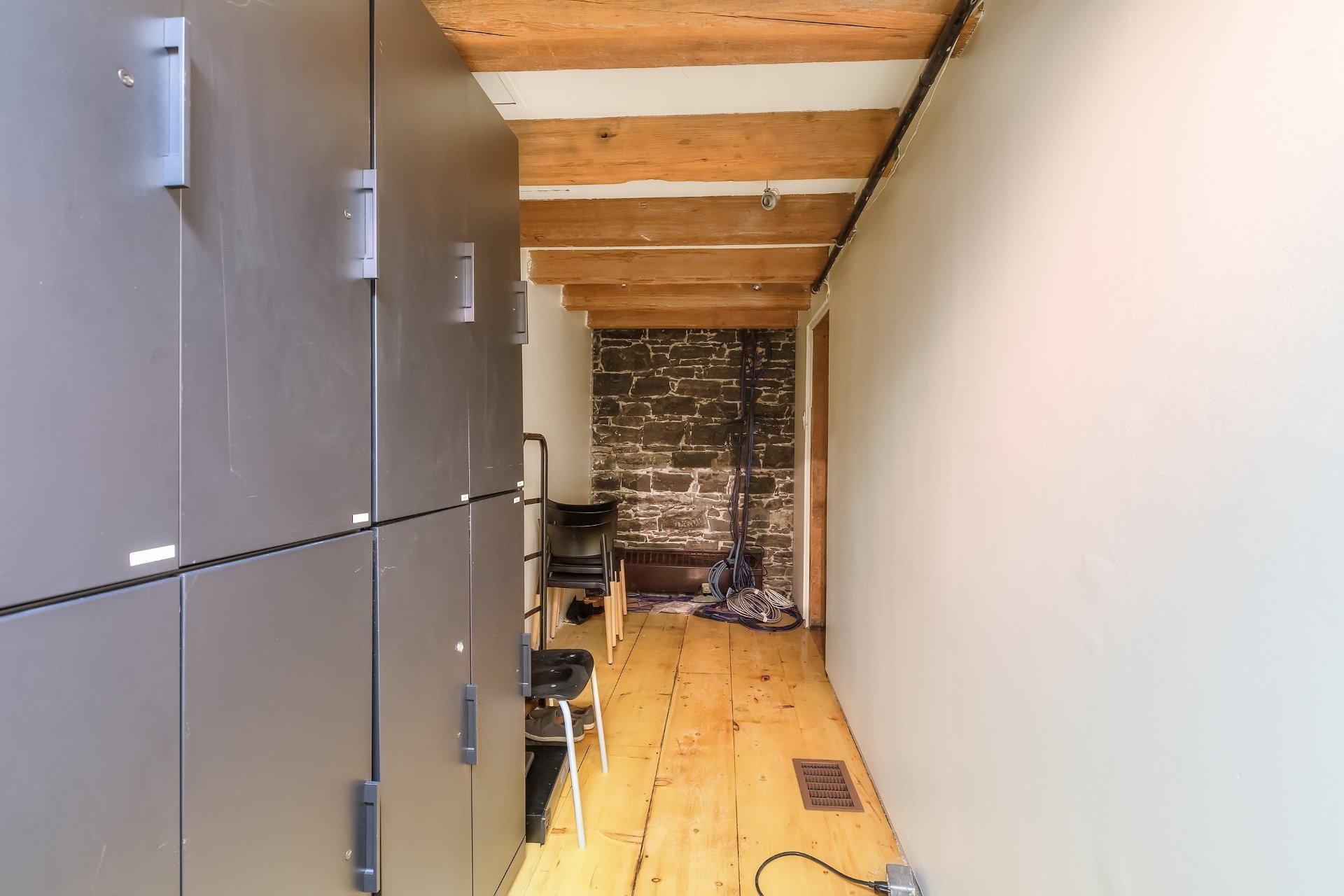 Photo - Hallway