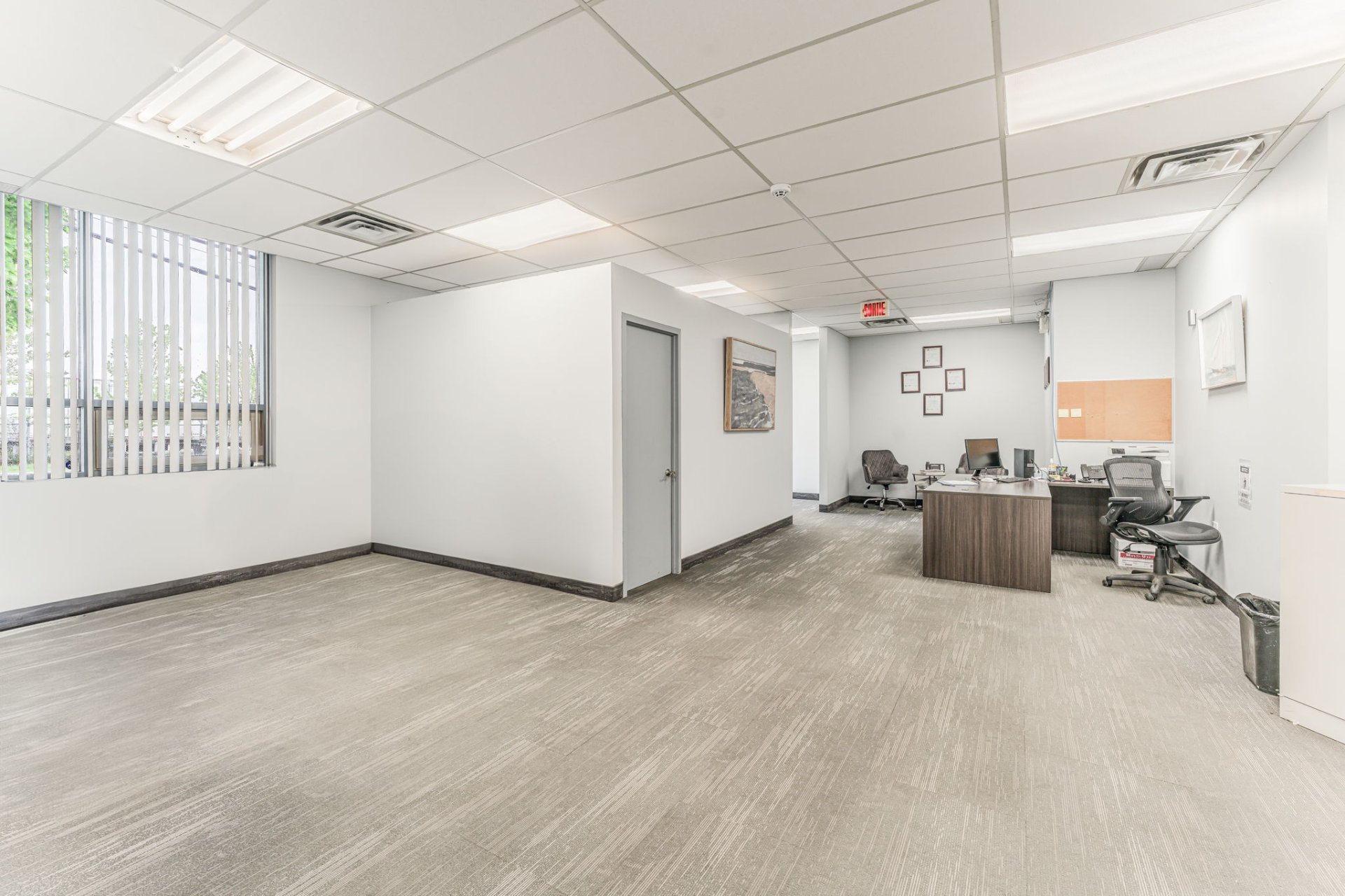 Photo - Office