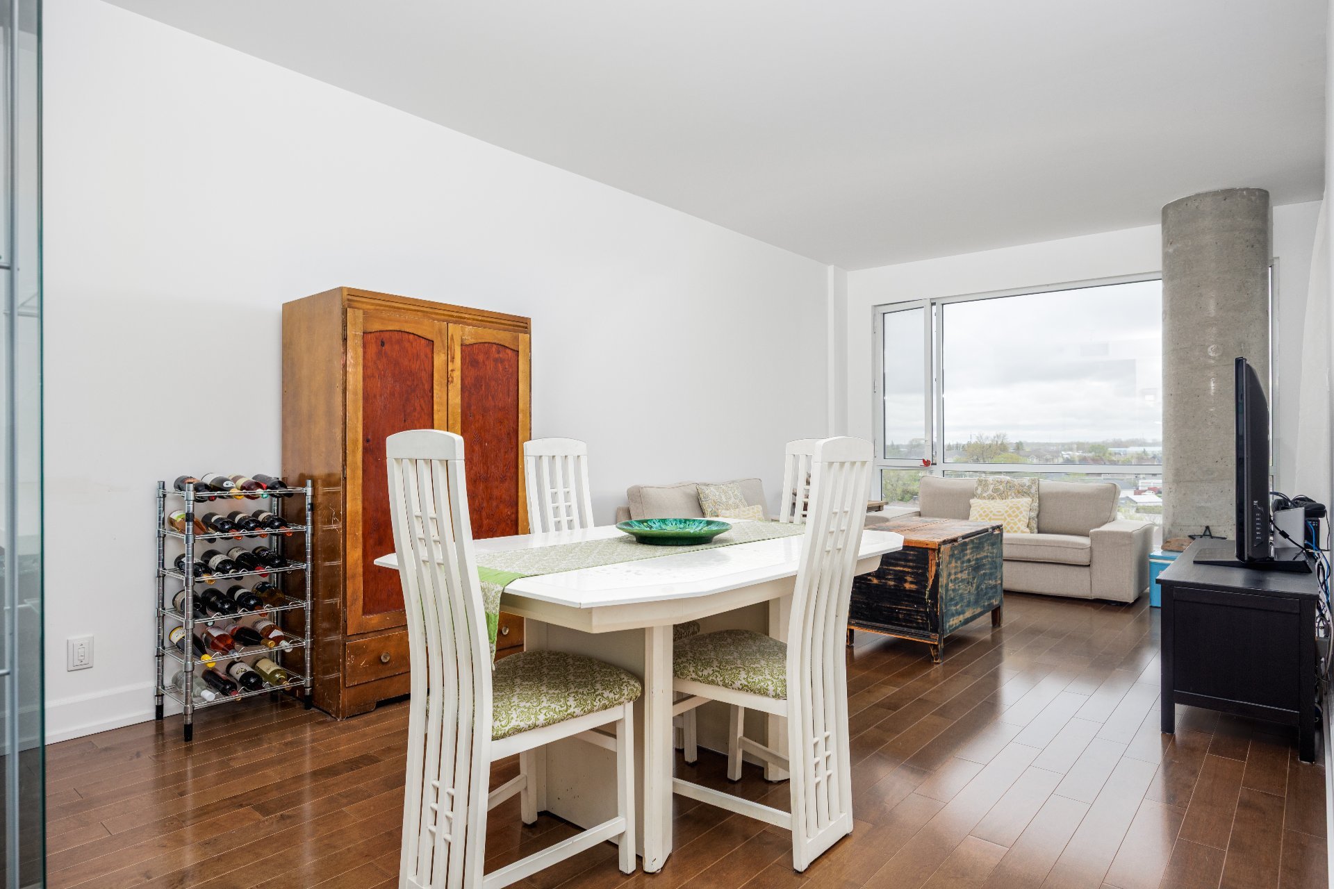 Photo - Dining room