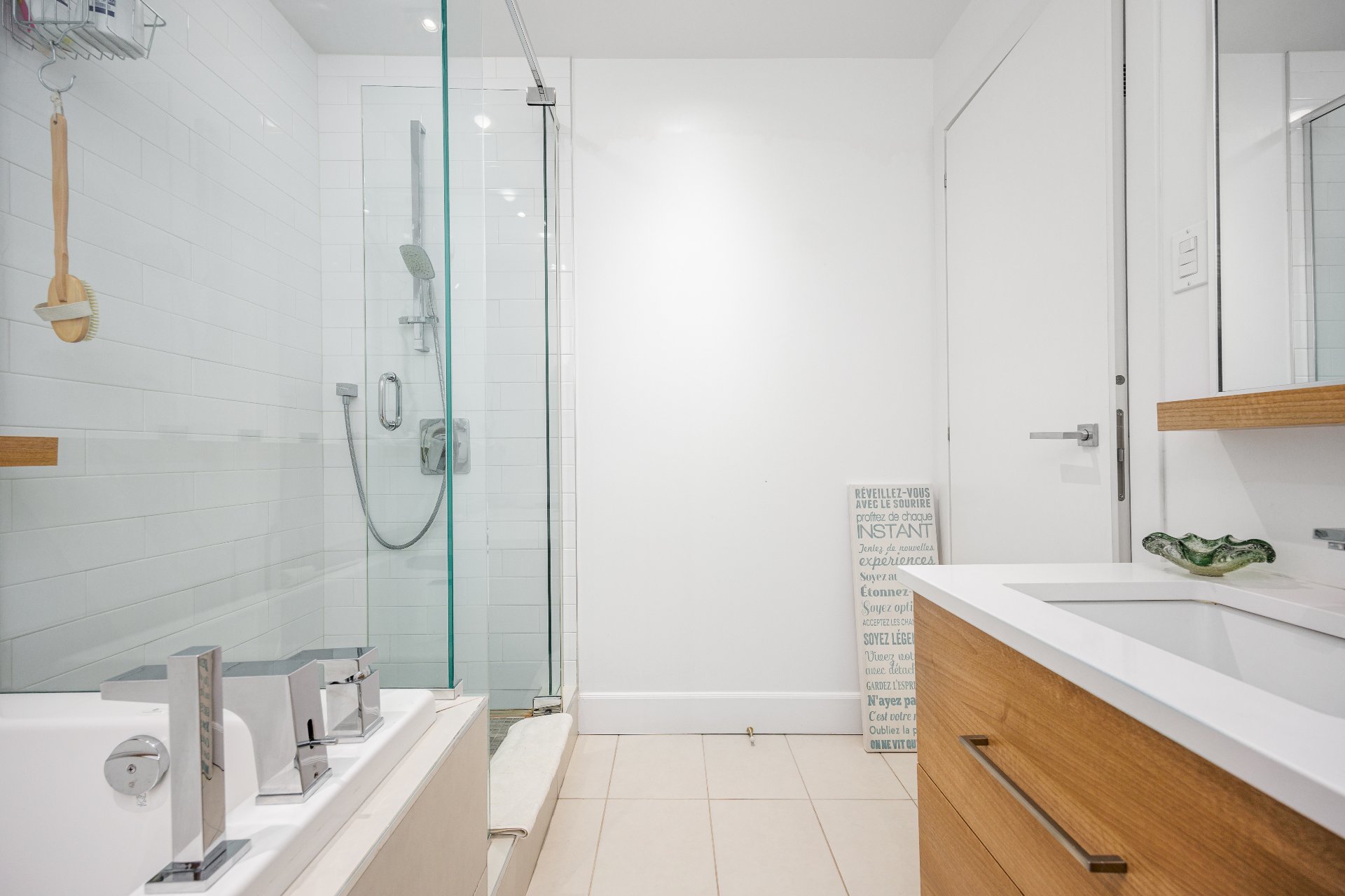 Photo - Ensuite bathroom