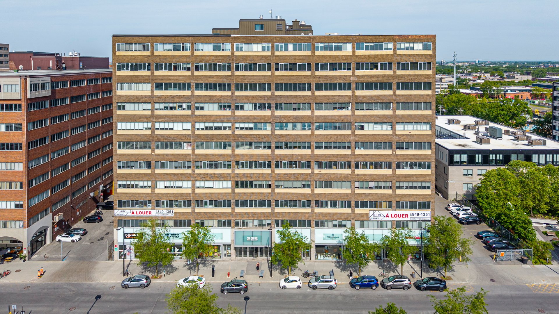 Photo - Façade