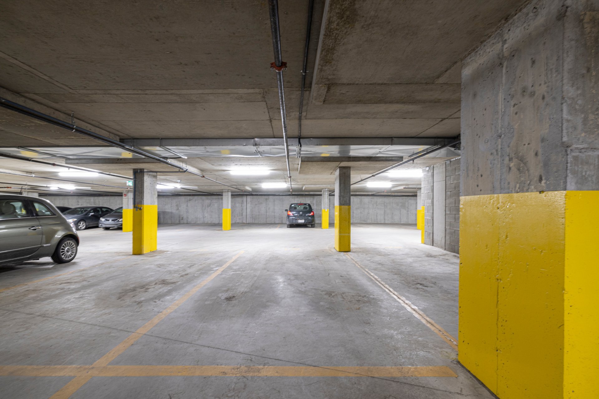 Photo - Garage