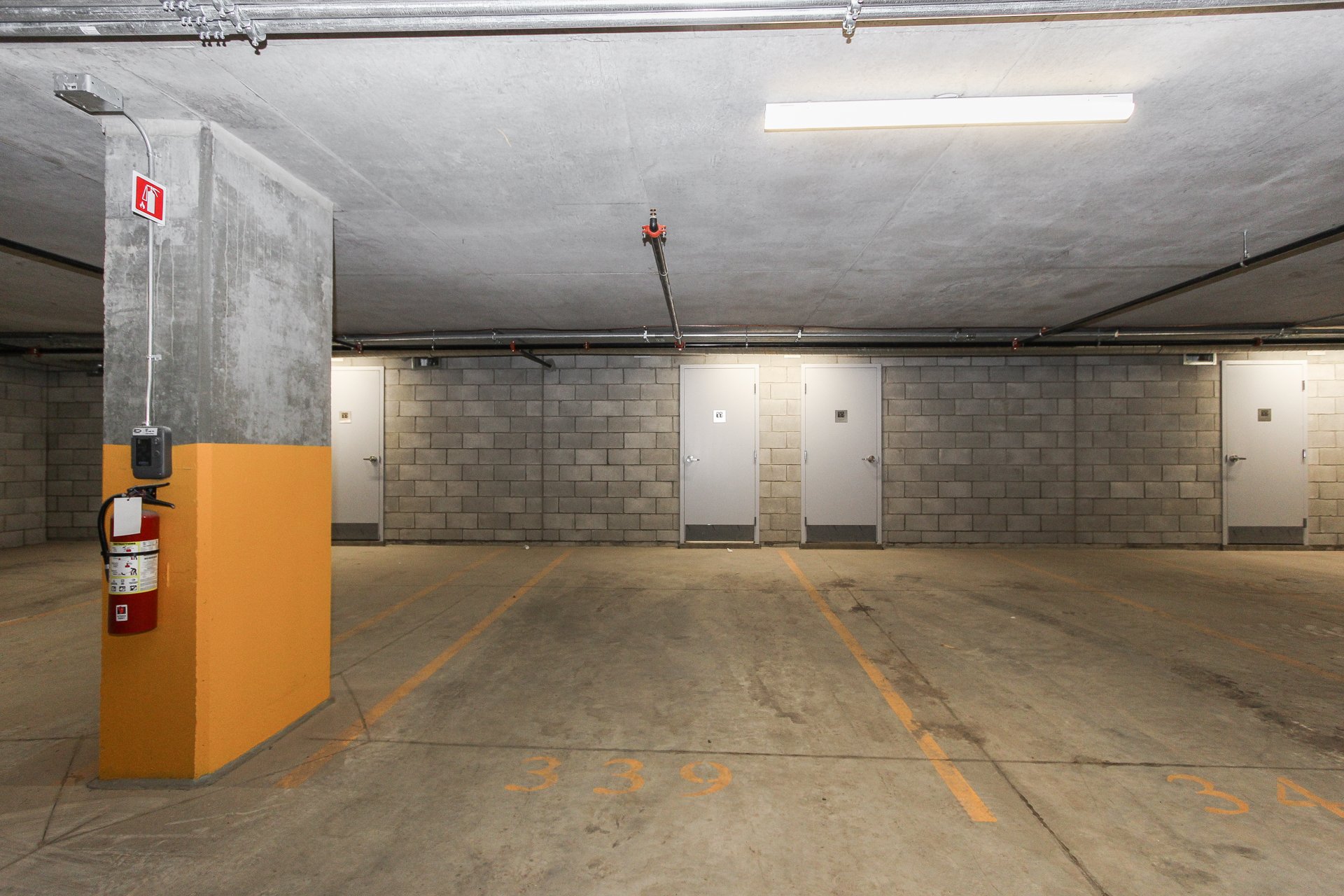 Photo - Garage